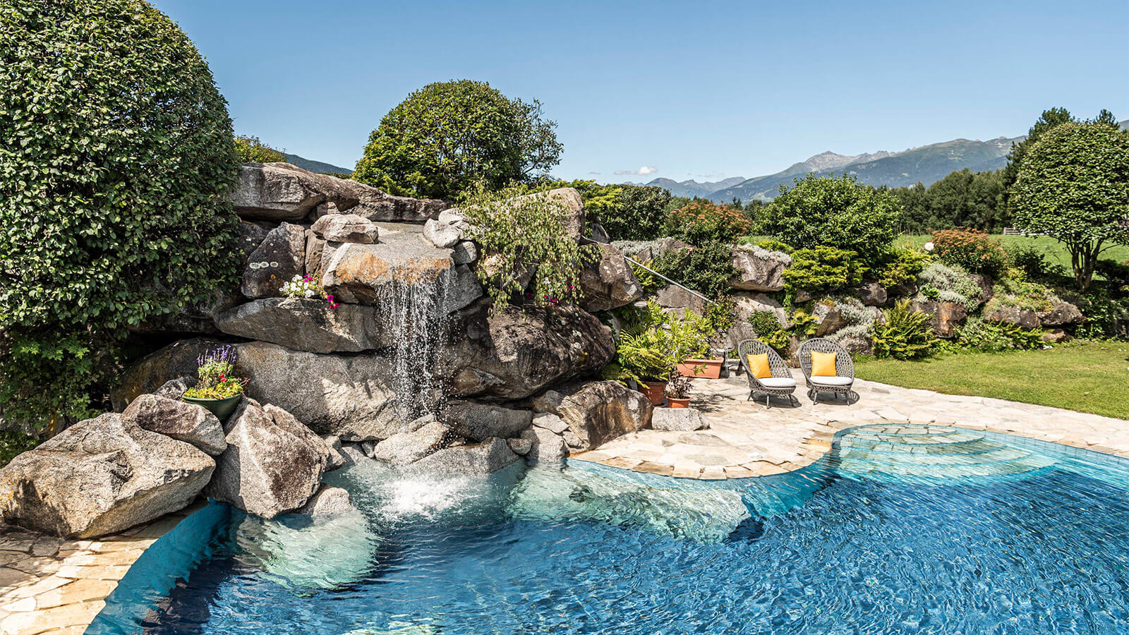 Hotel con piscina a Riscone